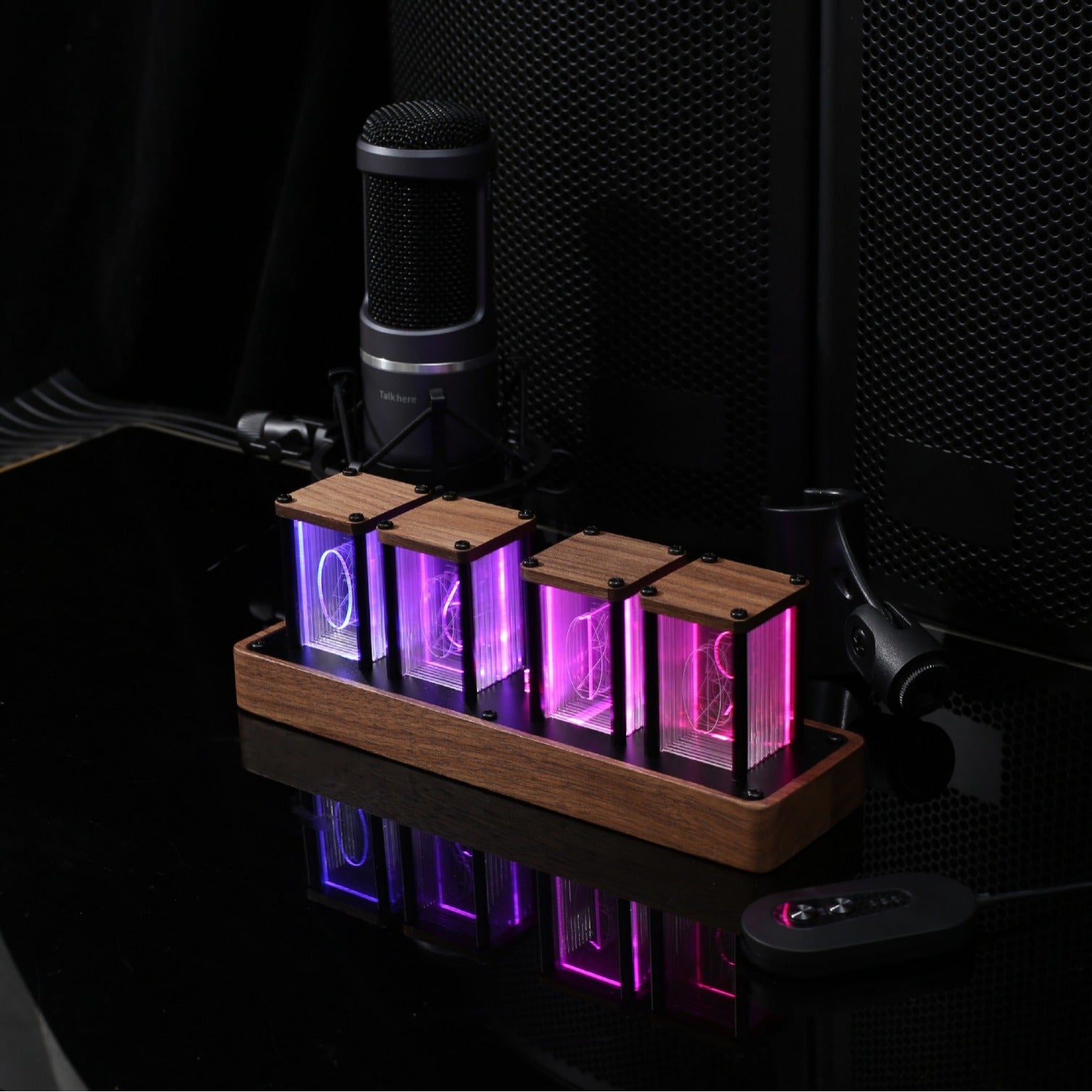 LED alarm clock
reloj despertador LED